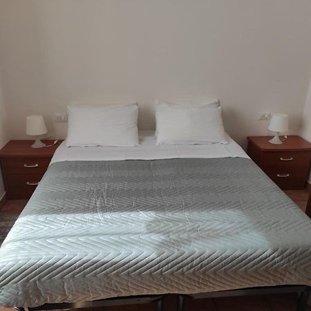 Casa Di Luca Daire Lecco Dış mekan fotoğraf