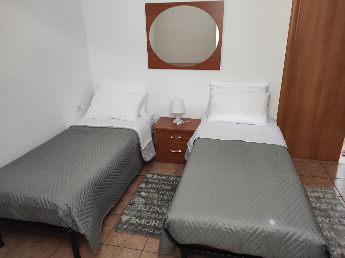 Casa Di Luca Daire Lecco Dış mekan fotoğraf
